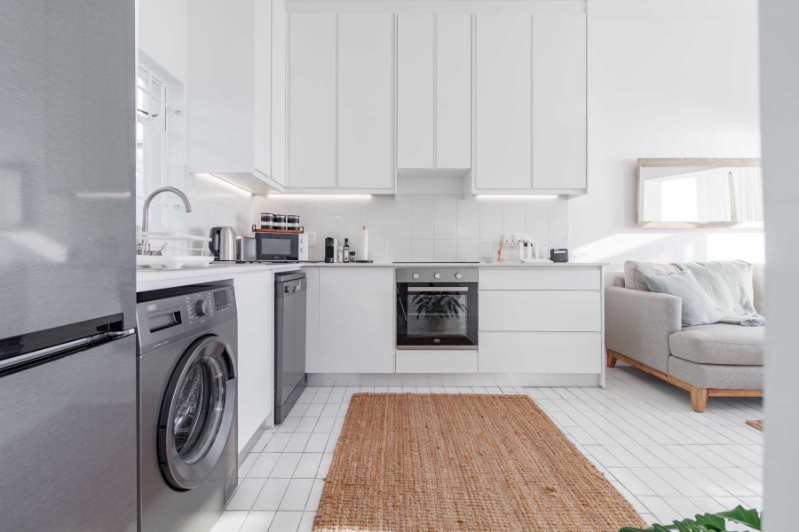 To Let 1 Bedroom Property for Rent in Clifton Western Cape